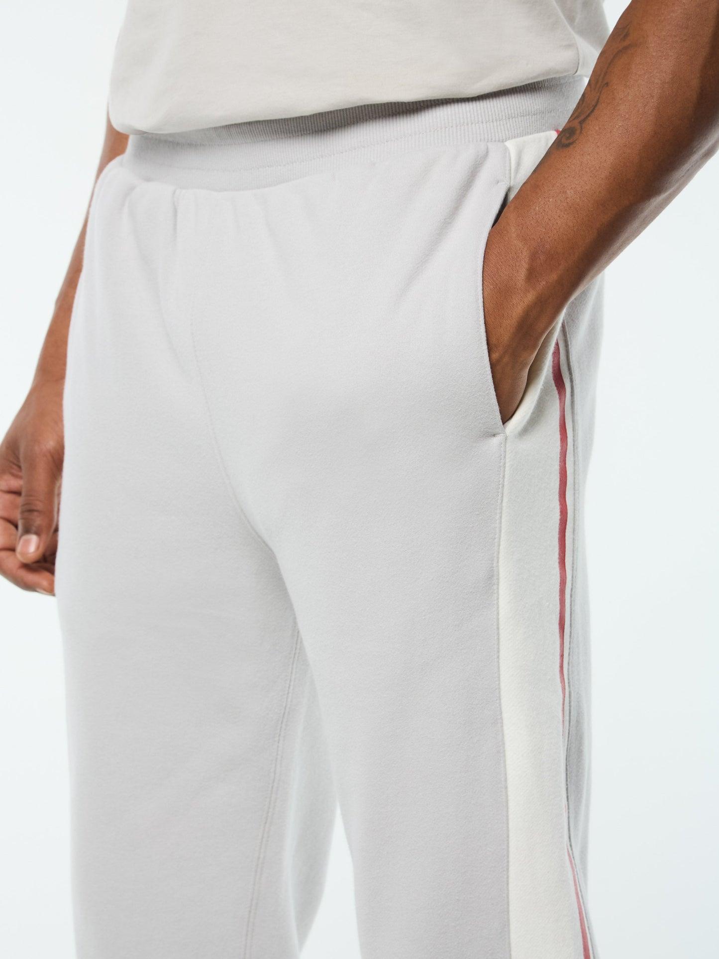Cursivo Track Pant- Quiet Grey