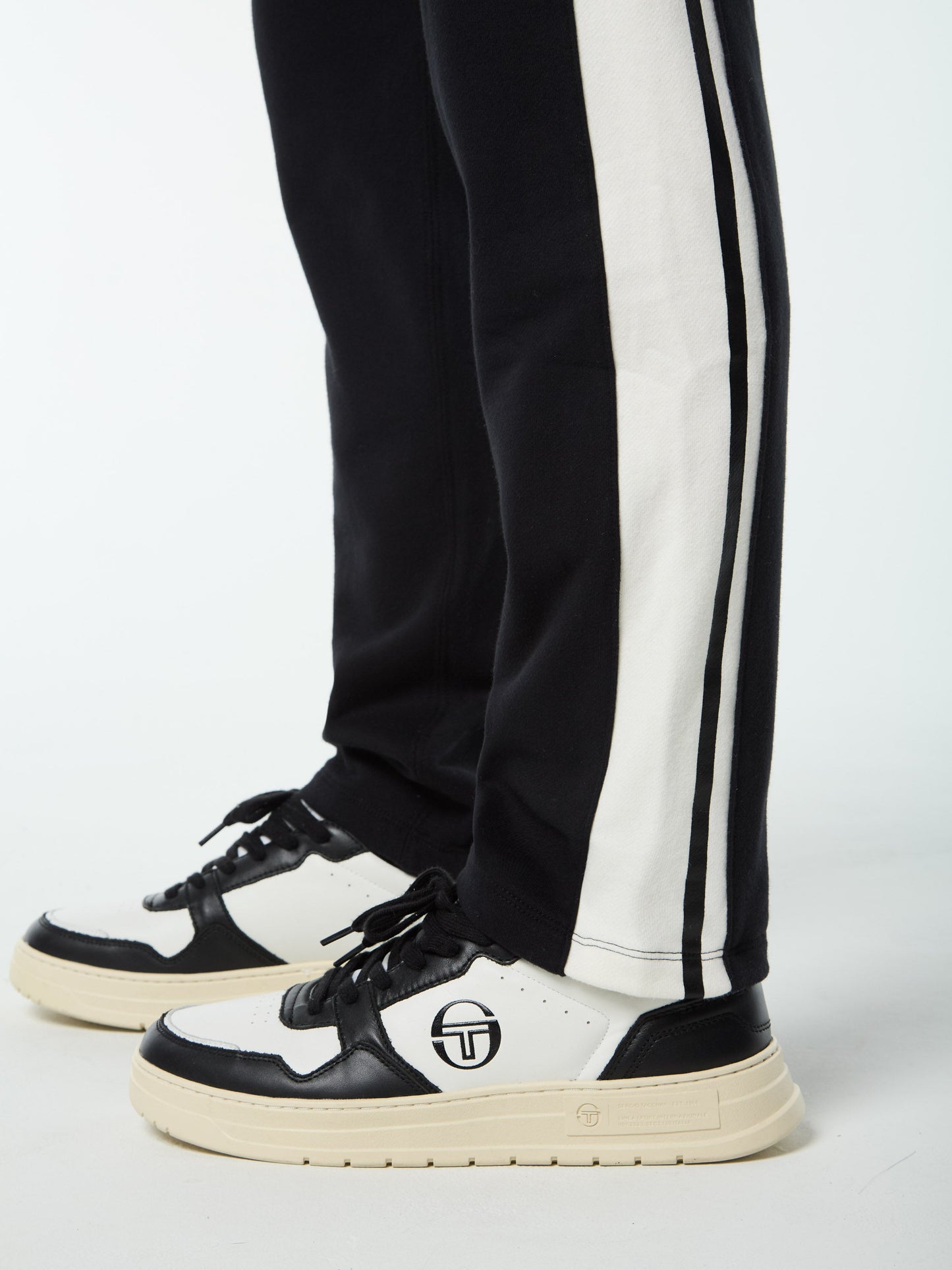 Cursivo Track Pant- Black Beauty